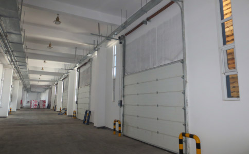 旭恒環(huán)照半翻板廠房工業(yè)滑升門