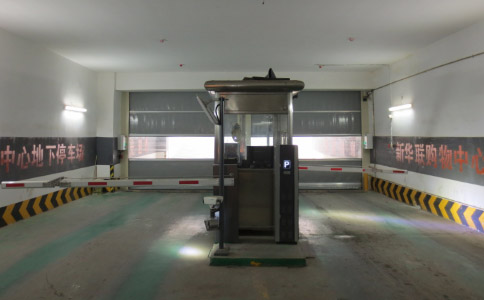 內(nèi)置電機地下車庫用旭恒環(huán)照自動快速卷簾門